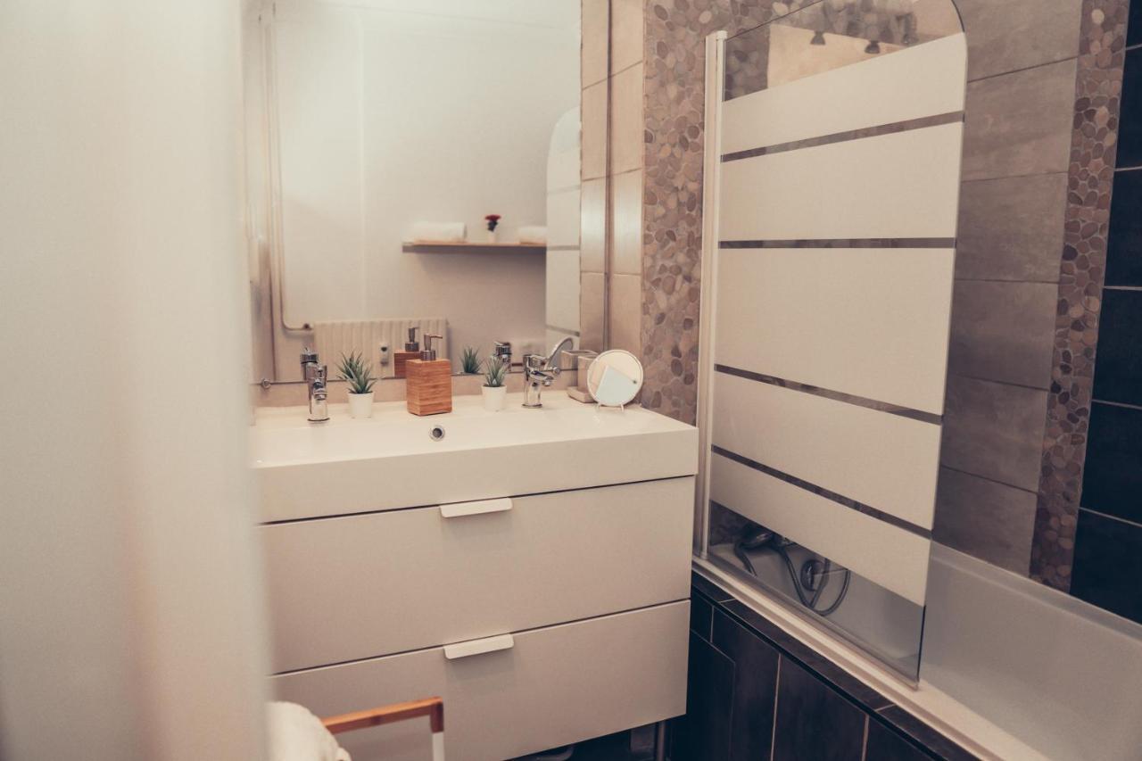 Magnifique Studio Centre Ville Toulon - Spacieux Climatisation Calme Rare Pas De Parking Prive Stationnement Gratuit Dans La Rue Екстериор снимка